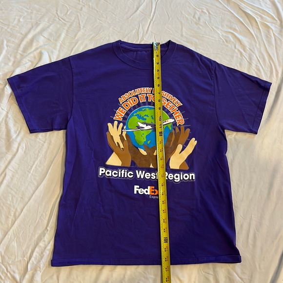 Fedex purple t-shirt - Picture 2 of 6